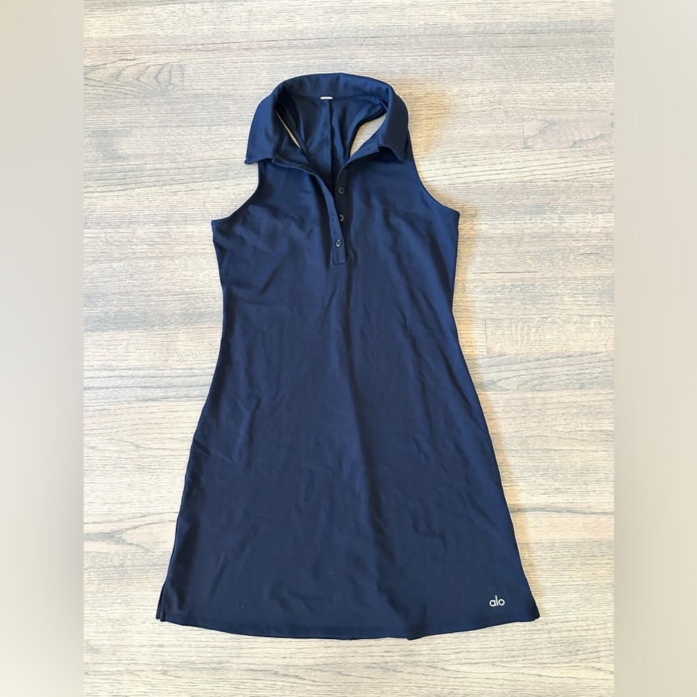 Alo Yoga Charmed Point Collar Tennis Dress-Black